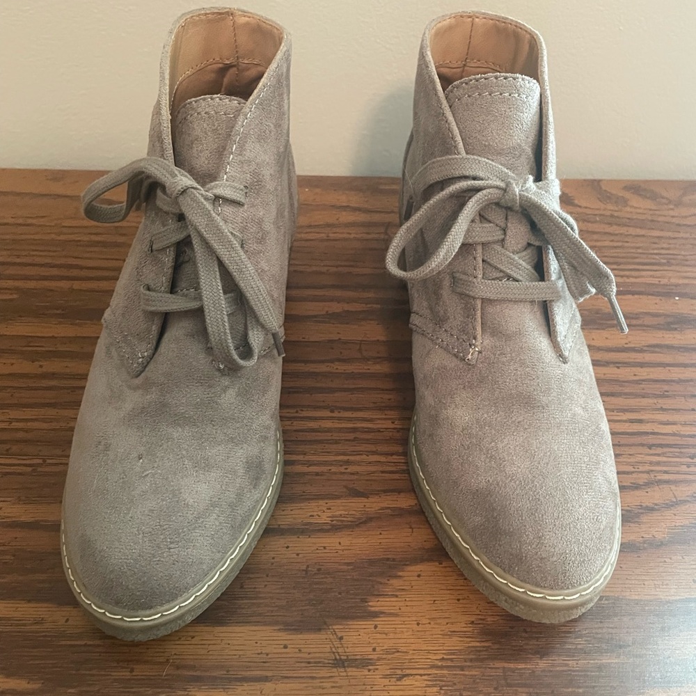 Universal Thread Boots - image 1